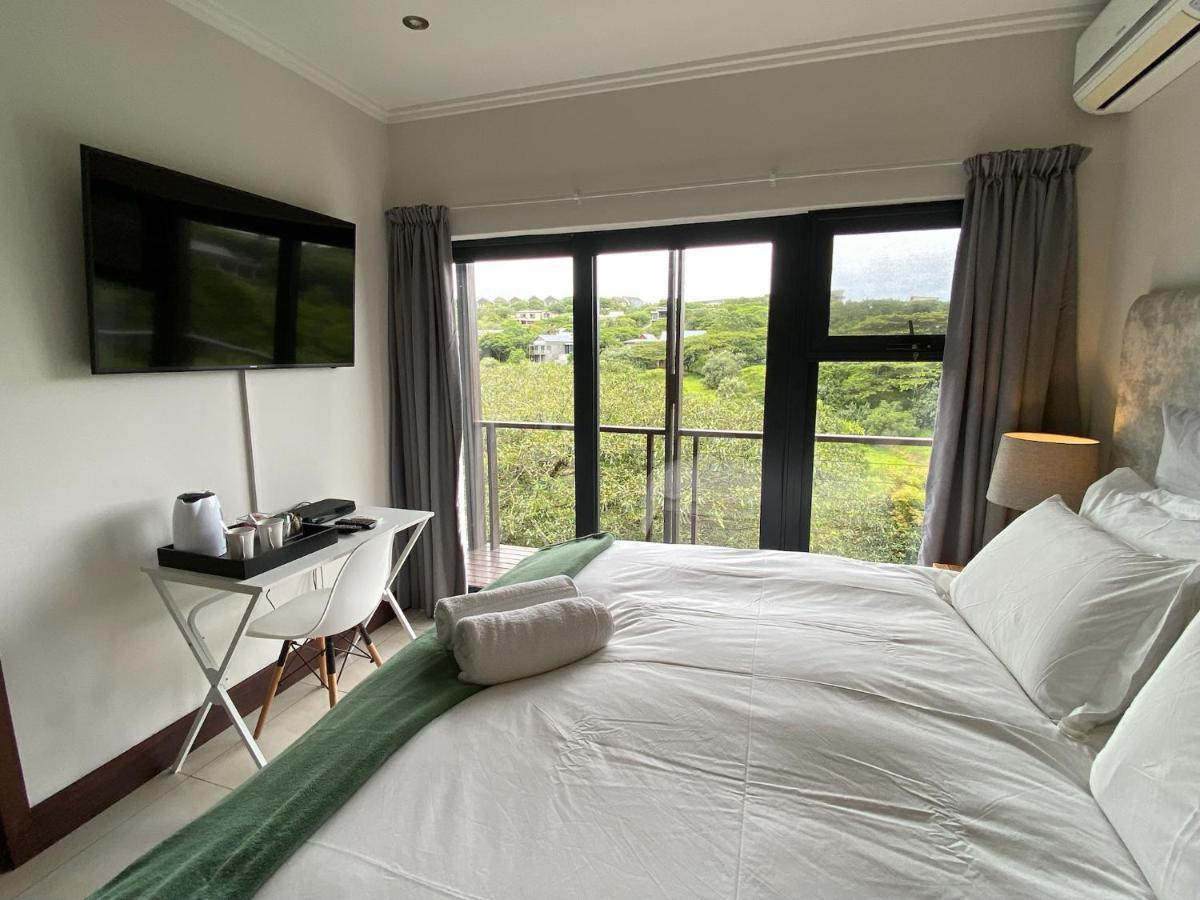Luxury With Private Balcony And Stunning Dam Views Apartment Ballito