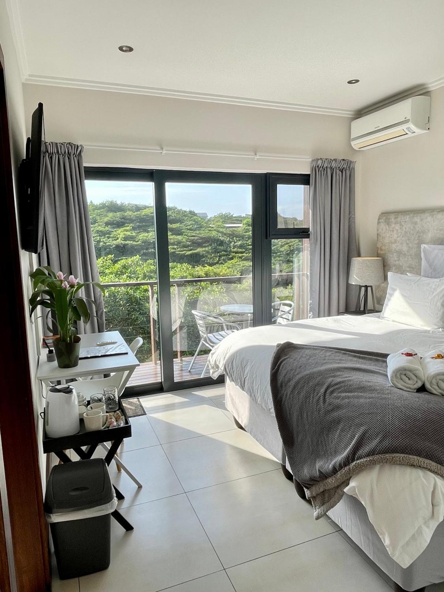 Luxury With Private Balcony And Stunning Dam Views *